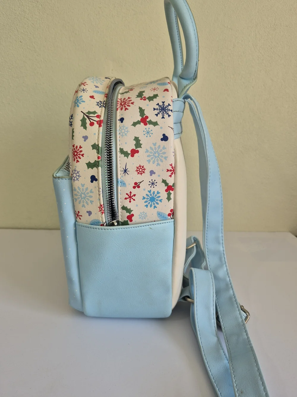 Disney Kids Blue Minnie & Mickey Snow Play Backpack